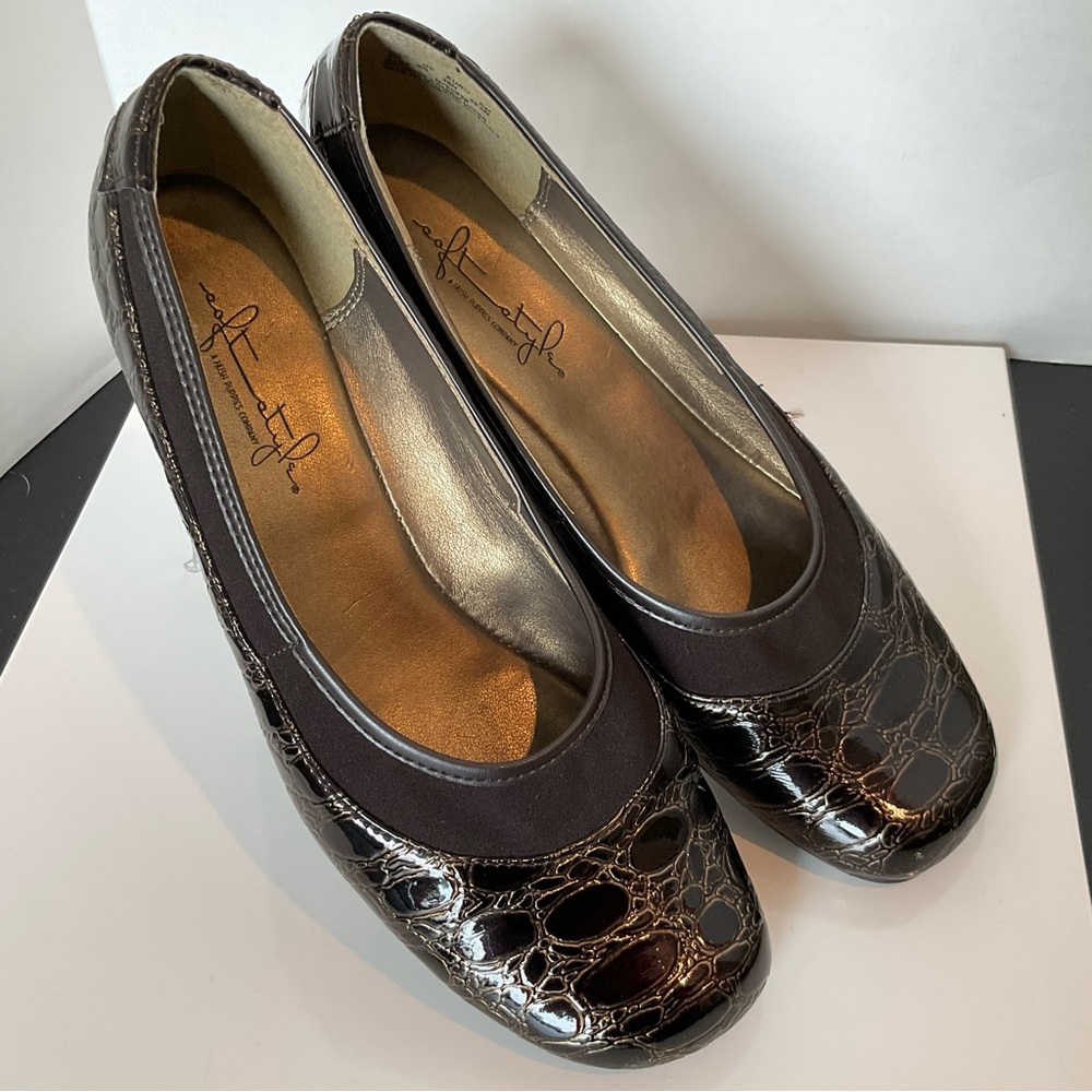 Hush Puppies “Soft Styles” Brown Crocodile Pattern Women's Wedge Shoes 8M
